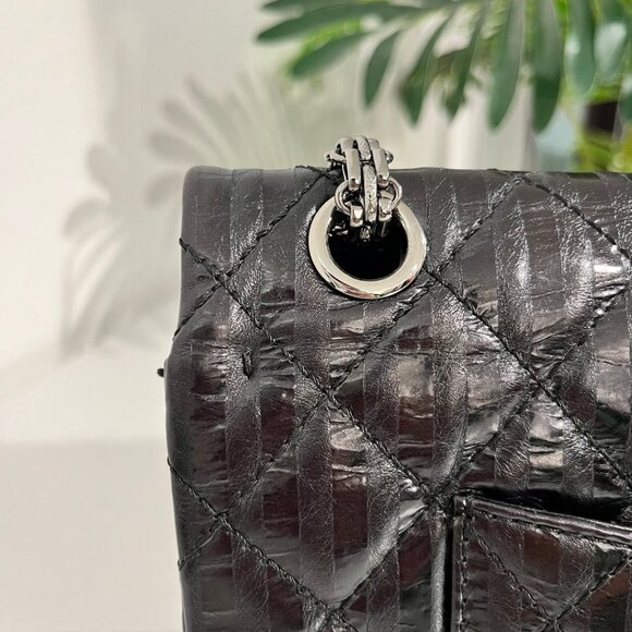 Chanel Black Striped Calfskin 2.55 Reissue 226 Double Flap Bag - Picture 14 of 15